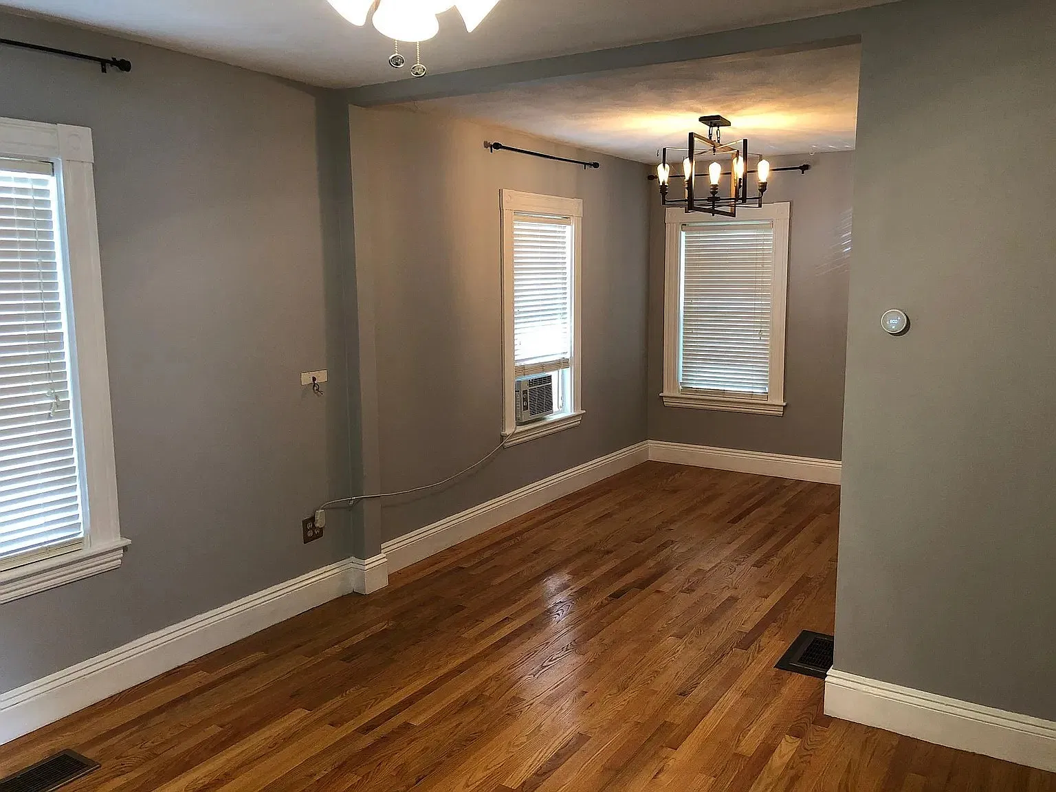 2 bed, 1.5 bath, 1004 sqft, $3,000 — Photo 2