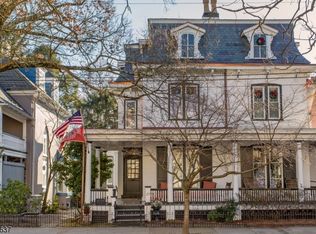 27 York St, Lambertville, NJ 08530