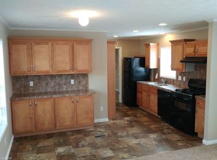 82 Colonial Ave, Valparaiso, IN 46383