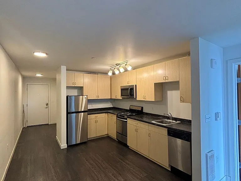 Brooklyn Apartments — Photo 13