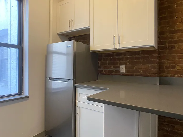 338 E 92nd St #22 — Photo 2