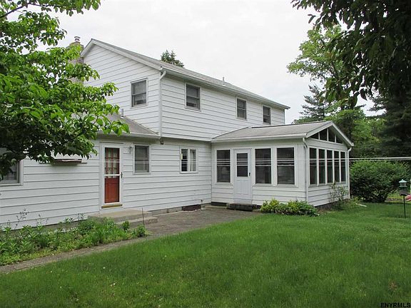 4th image of 8 Terrace Ct