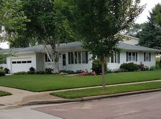 2808 S Stone Pl, Sioux Falls, SD 57105