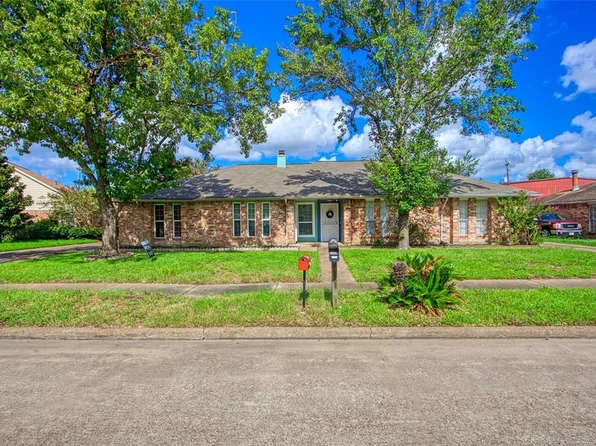 9211 Bollingbrook Drive, Houston, TX 77083