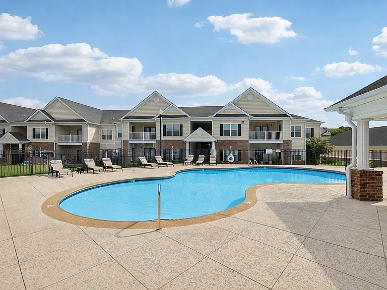 Cumberland Trace Village Apartments — Photo 57