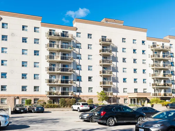 736 Old Albert St #115, Waterloo, ON N2L 6R4
