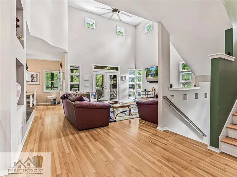 5177 Stratham Dr — Photo 8