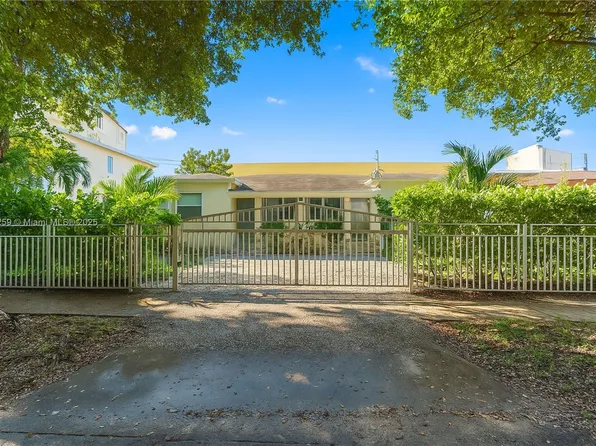 2530 SW 27th St, Miami, FL 33133