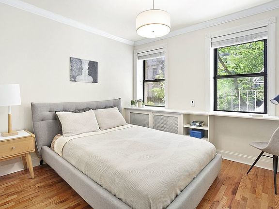 5th image of 205 E 10th St APT 6A