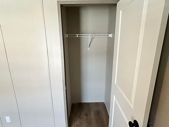 5th image of 5670 Brady Cir