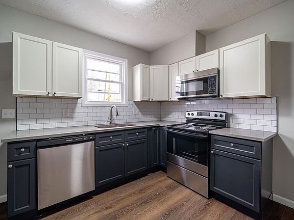 3rd image of 494 Sheldon Ave #494