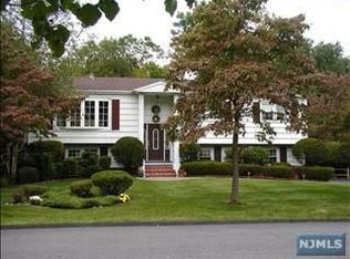 36 Windsor Ct, Norwood, NJ 07648