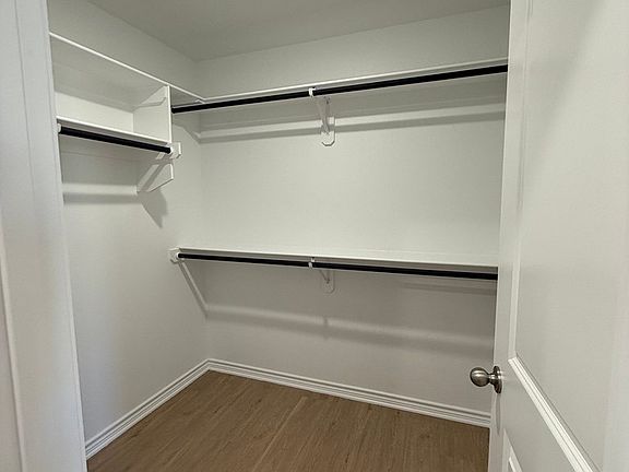4th image of 5409 Lamont Ave