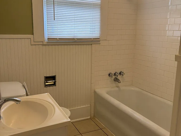 301 Estelle St — Photo 10