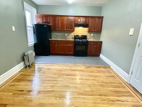 2nd image of 115 Halsted St APT 304