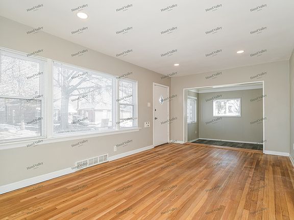 5th image of 7020 Rohn Dr