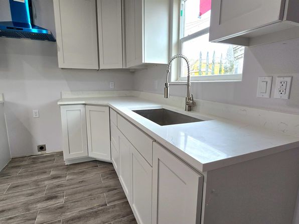 laredo-texas-447524060 picture