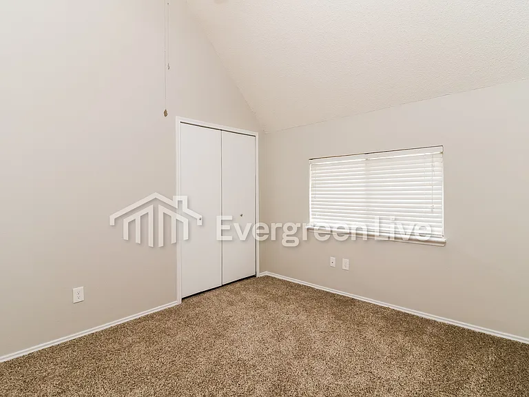 1109 Cherrytree Dr — Photo 9