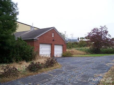 Detached Garage