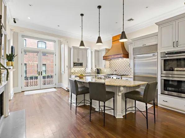 630 Hudson Street image 14 of 50