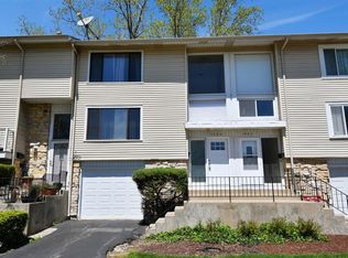 1986 Loomes Ave, Downers Grove, IL 60516