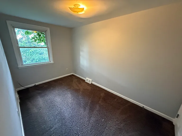 71 Suburban Ln — Photo 2