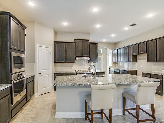 2nd image of 4619 Segovia Way