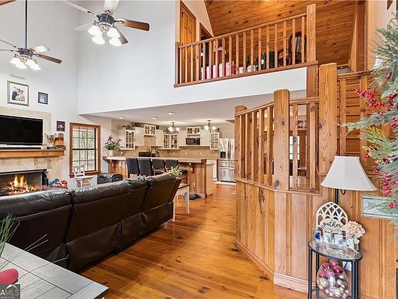 4th image of 150 Baker Hill Rd