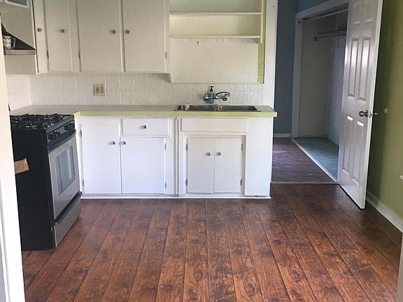 5th image of 738 Albert St