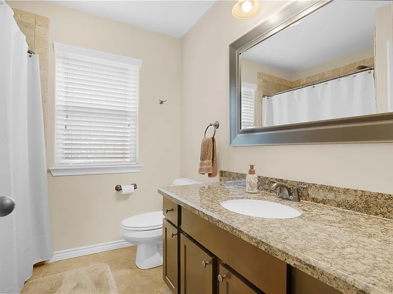 2524 Warkworth Ln — Photo 14