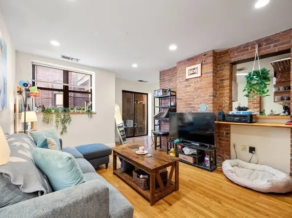 95 Gainsborough St APT 307, Boston, MA 02115