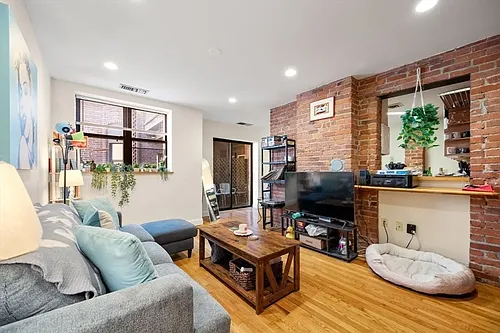 95 Gainsborough St #307 Photo 1