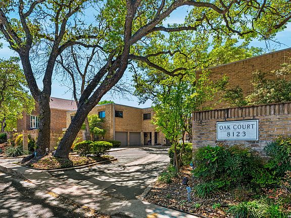 2nd image of 8123 N New Braunfels #D