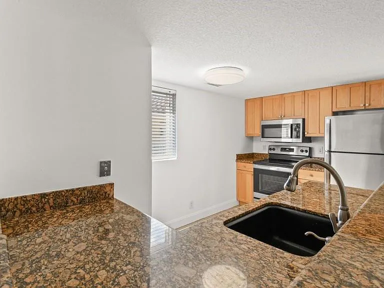 1140 Lake Shore Dr #206 — Photo 10