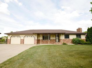 2849 Vlg Green Dr W Loop, Moorhead, MN 56560