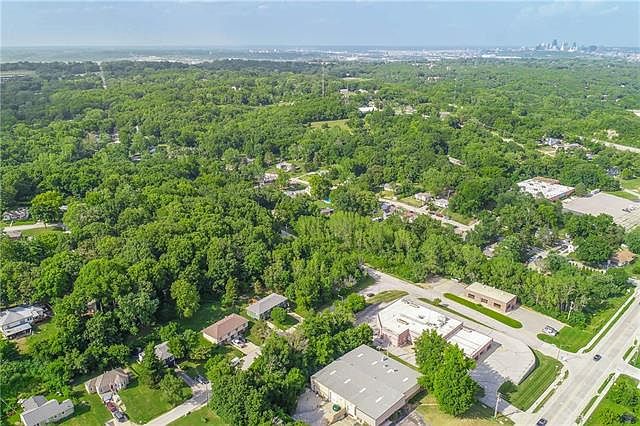 2nd image of 2014 Forest Ln