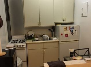 3080 45th St APT 3, Astoria, NY 11103