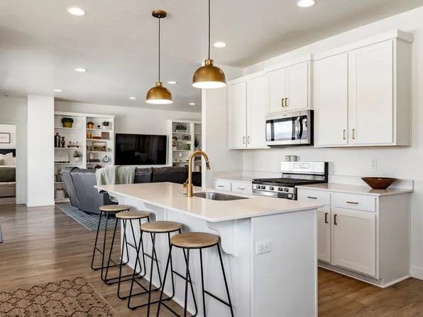 712 W Blue Mountain Dr, Saratoga Springs, UT 84045