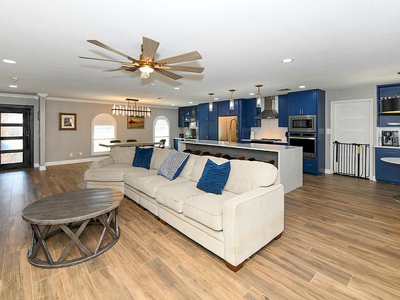 5th image of 1317 Azalea Ln
