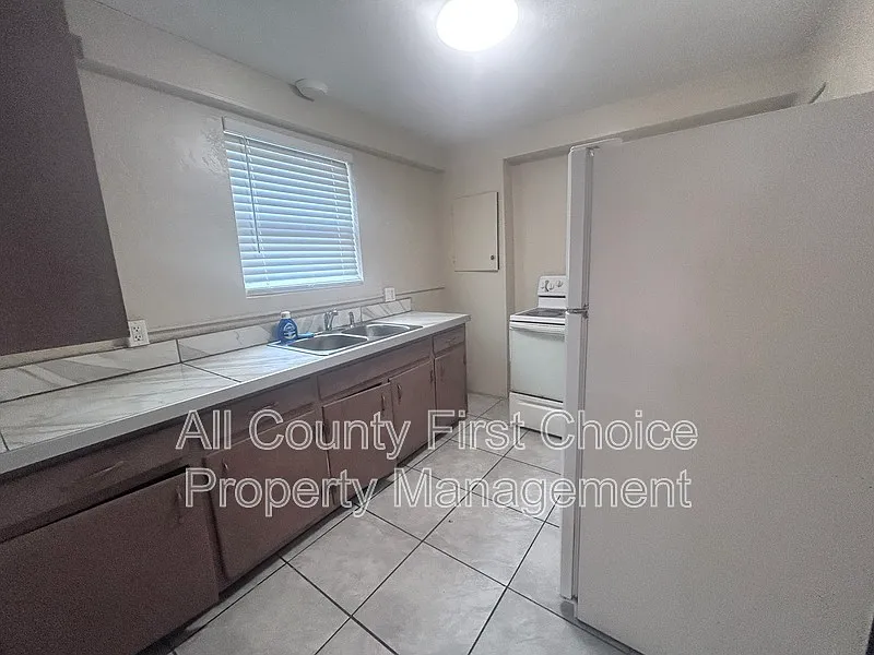 1 bed, 1.0 bath, 550 sqft, $1,095 — Photo 2