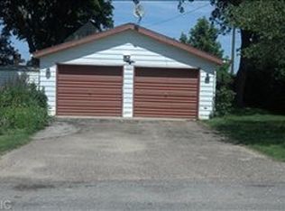 19486 Lakeshore Dr, Three Rivers, MI 49093