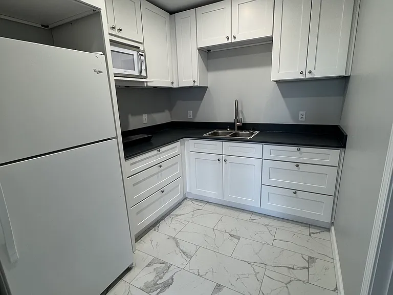 677 S Jefferson Ave #D — Photo 3