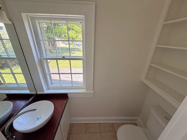 504 Fleming St — Photo 10
