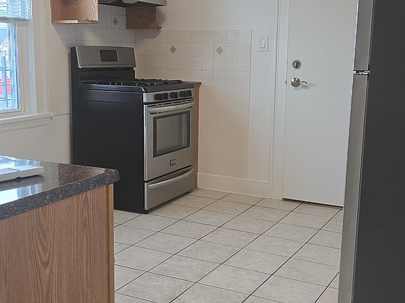 3rd image of 165 Washington Ave Floor 3