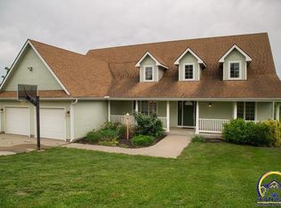 6435 Pawnee Ct, Ozawkie, KS 66070