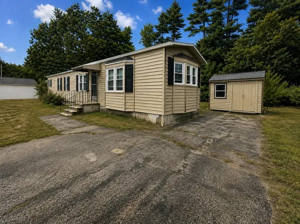15 Village Drive, Raymond, NH 03077