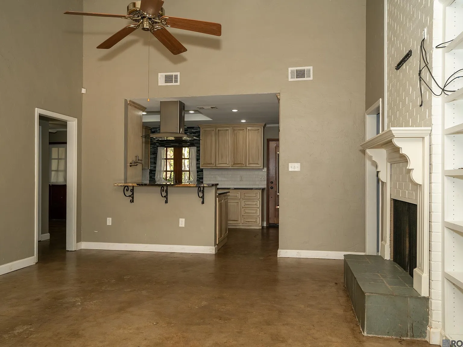 4 bed, 2822 sqft, $3,200 — Photo 4