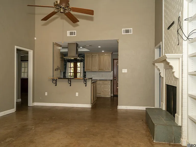3736 Sessions Dr — Photo 4
