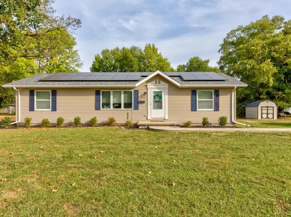 408 E Barker St, Tuscola, IL 61953