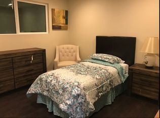 6927 Remmet Ave, Canoga Park, CA 91303